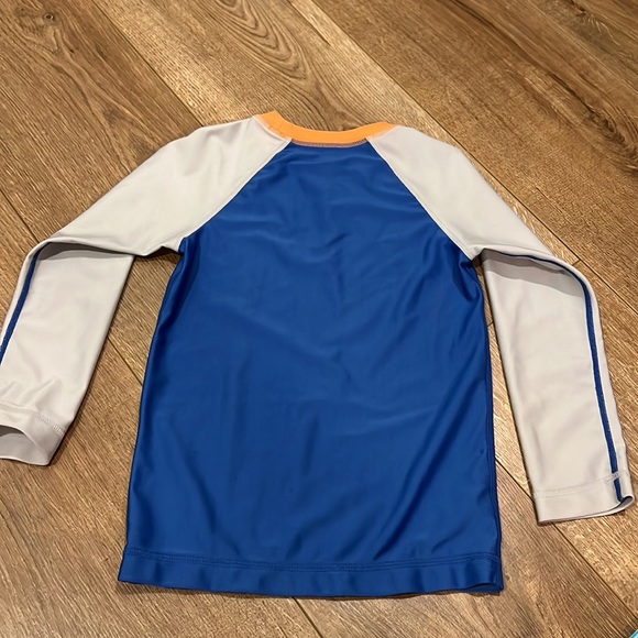 Tea Collection Rash Guard 5T - Picture 2 of 3